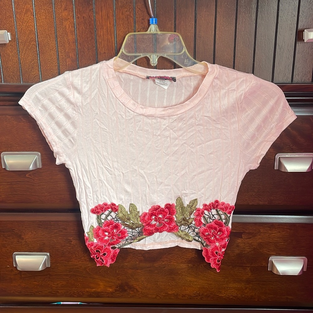 Baby Pink Ribbed Embroidered CropTop 🌹